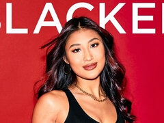 Asiatique, Grosse bite, Sucer une bite, En levrette, Souple, Branlette thaïlandaise, Interracial, Chatte