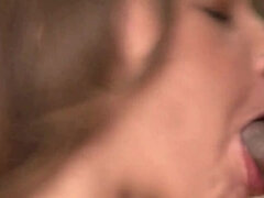 Tussi, Grosse titten, Schwarz, Blasen, Braunhaarige, Milf, Natürlichen titten, Flotter dreier