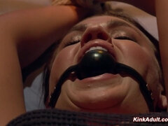 Bondage domination sadisme masochisme, Bizarre, Bondage, Brunette brune, Gorge profonde, Pénétrer avec le poing, Hard, Esclave