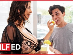 Grosse bite, Gros seins, En levrette, Hd, Léchez, Maman, Rugueux, Suçant