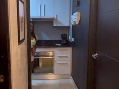 Sucer une bite, Brunette brune, Époux mari, Chatte, Soeurs, Tatouage, Mouillée, Épouse