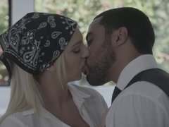 Chica, Verga grande, Mamada, Sexo duro, Hd, Lamidas, Mucama, Ducha