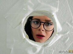 Amateur, Culo grande, Verga grande, Mamada, Estilo perrito, Agujero de la gloria, Medias largas, Tatuaje