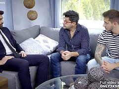 Arsch, Braunhaarige, Aufs gesicht abspritzen, Hd, Öffentlich, Muschi, Rau, Schreiend