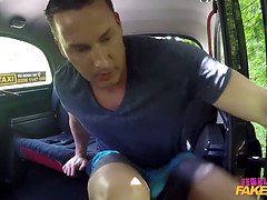 Lady faux cab Daisy Lee rides a gigantic cock in her taxi