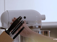 Blond, Bruinharig, Keuken, Lesbisch, Likken, Orgie, Kut duiken, Trio