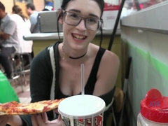 Sucer une bite, Emocore, Petite amie, Lunettes, Culottes ou slips, Chatte, Cheveux courts, Maigrichonne