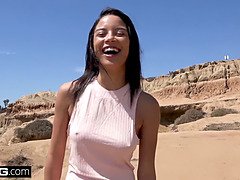 Sucer une bite, Gorge profonde, Noir ébène, Interracial, Masturbation, Seins naturels, Pov, Se déshabiller