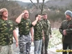 Viele männer bespritzen eine frau, Extrem, Gruppensex, Gruppe, Hardcore, Orgie, Party, Flotter dreier