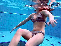 Black-haired, na zewnątrz, rosyjski