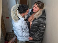 Grosser arsch, Grosse titten, Blondine, Fingern, Masturbation, Dürr, Entkleiden, Jungendliche (18+)
