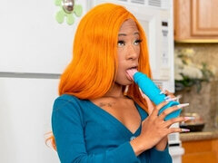 Pijpbeurt, Hondjeshouding, Interraciaal, Moeder die ik wil neuken, Penis, Geschoren, Tiener, Tieten likken