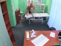 Amateur, Mamada, Corridas, Médico, Penetracion con dedos, Lamidas, Enfermera, Apretado