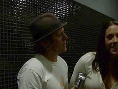 За кадром, Брюнетки