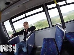Leie, Blasen, Britisch, Frau frau mann, Hardcore, Öffentlich, Jungendliche (18+), Flotter dreier