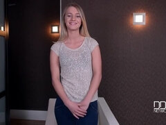 Blondine, Hd, Absätze, Lingerie, Rasiert, Solo, Tätowierung, Titten