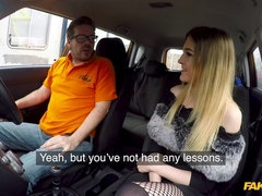 In den arsch, Auto, Spermaladung, Hundestellung, Aufs gesicht abspritzen, Im freien, Zierlich, Pov