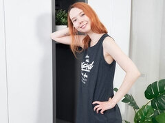 18 jahre, Leie, Arsch, Fingern, Masturbation, Rotschopf, Dürr, Entkleiden