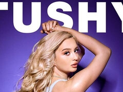 18 ans, Cul, Grosse bite, Sucer une bite, En levrette, Seins naturels, Maigrichonne, Adolescente