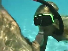 Tussi, Blondine, Blasen, Geile alte tussi, Erotisch, Fetisch, Hardcore, Unter wasser