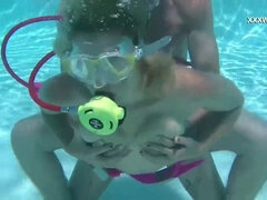 David and Samantha Cruz underwater gonzo fuck-a-thon