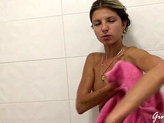 Pequeña, Ruso, Adolescente