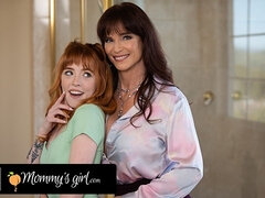 18, デカ尻, クリトリス, 娘, 指いじり, 下着, 母, フェラする