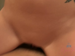 Leie, Blasen, Freundin, Handjob, Piercing, Pov, Dürr, Titten