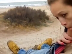 Blowjob on a deserted beach! Wife likes it!