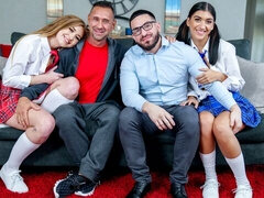 Grote lul, Pijpbeurt, Vriendje, Hondjeshouding, Kwartet, Natuurlijke tieten, Tiener, Tieten likken