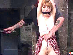 Bondage discipline sadomasochisme, Gebondenheid, Vingeren, Masturbatie, Straf, Kut duiken, Roodharige vrouw, Speelgoed