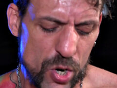 18 jahre, Blasen, Spermaladung, Schwanz, Schwul, Dürr, Ablutschen, Flotter dreier