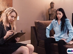 ブロンド, 茶髪の, 巨乳な, 顔面騎乗, 足, 足フェチ, レズビアン, フェラする