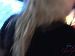 Amateur, Rubia, Novia, Flaco, Falda, Tetas, Juguetes, Bajo la falda