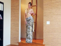 Culo, Tetas grandes, Morena, Vestido, Masturbación, Perforación, Coño, Hilo dental