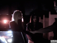 18 ans, Gros seins, Sucer une bite, Prisonnier, Petite femme, Chatte, Adolescente, Nénés