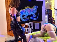 Анальный секс, Из жопы в рот, Экстремальный секс, Женское доминирование, Огромные размеры, Рабыни, Страпон, Шлюха