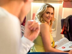 Leie, Hundestellung, Lecken, Muschi, Kurzes haar, Dürr, Jungendliche (18+), Titten