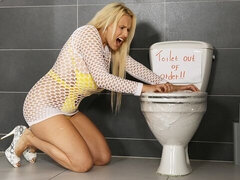 Leie, Grosser arsch, Puppe, Fetisch, Fingern, Milf, Solo, Entkleiden