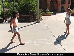 Красотки, Брюнетки, Хд, Огромный член, Невинные, Пенис, Киски, Втроем