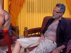 Amateur, Doigter, Fait maison, Chatte, Rasée, Pute, Adolescente, Voyeur