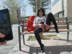 Schlampe, Schwarz, Braunhaarige, Flashen, Im freien, Öffentlich, Strümpfe, Titten