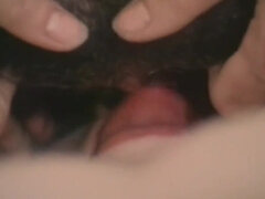 Amerikanisch, In den arsch, Blasen, Vollbusig, Doppelpenetration, Aufs gesicht abspritzen, Behaart, Vintage