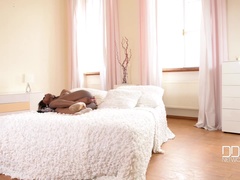 Dormitorio, Tacones, Inserción, Interracial, Afeitado, Tetas, Juguetes, Vibrador