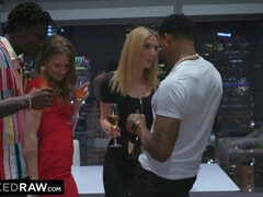 69 negenenzestig, Anaal, Zwart, Pijpbeurt, Dubbele penetratie, Sperma in gezicht, Groep, Spuiten