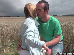 Sucer une bite, Tir de sperme, Mamie, Hd, Mature, Mère que j'aimerais baiser, Public, Belle mère