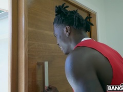 Amateur, Sucer une bite, Brunette brune, Tir de sperme, Queue, En levrette, Interracial, Monstre