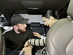 Grosser schwanz, Auto, Betrug, Besamung, Hausfrau, Latina, Pumpe, Tätowierung