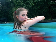 Culo, Morena, Piscina, Público, Ruso, Solo, Adolescente, Bajo el agua