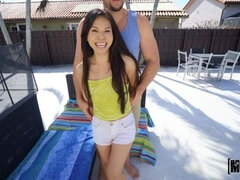 Amateur, Mamada, Tetas naturales, Piscina, Pov, Nalgadas, Tatuaje, Tetas